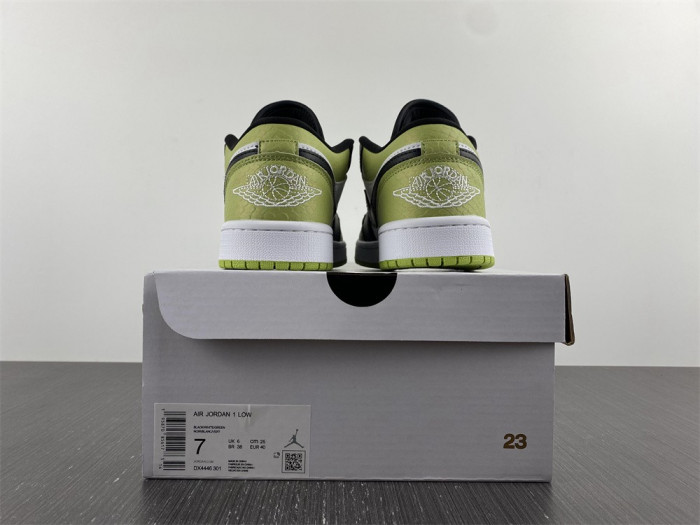 air jordan 1 low snakeskin vivid green dx4446-301