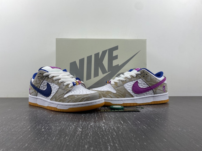 rayssa leal x dunk low sb