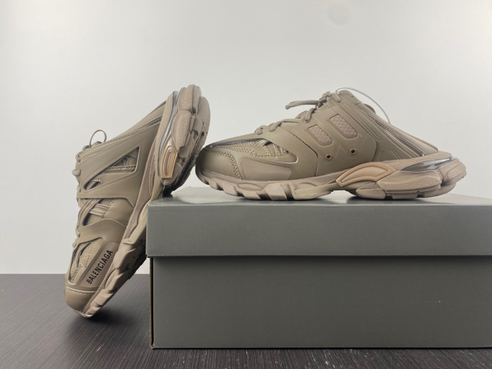 blcg wmns track mule