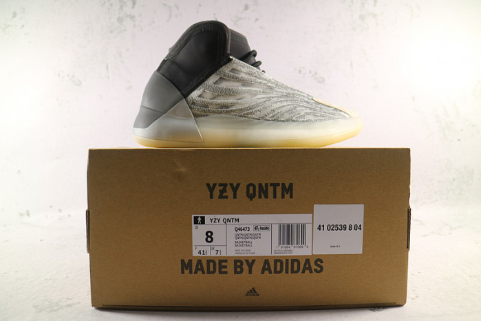 a*d*i*s yzy qntm (lifestyle model) q46473