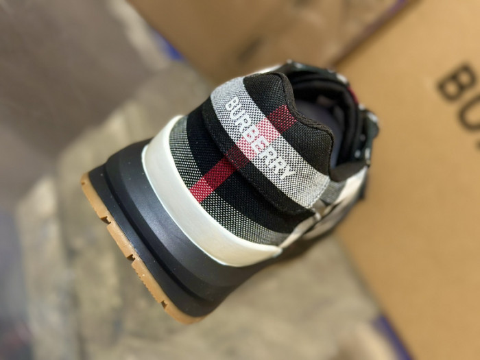 bby sneaker by0081
