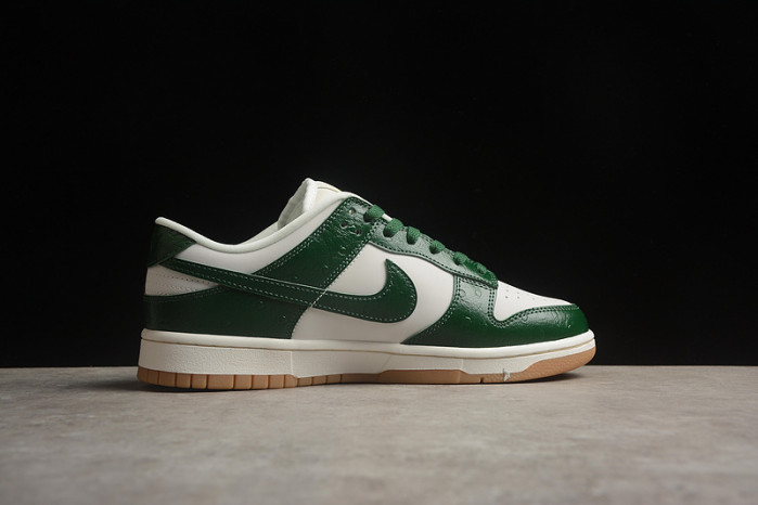 nike dunk low lx